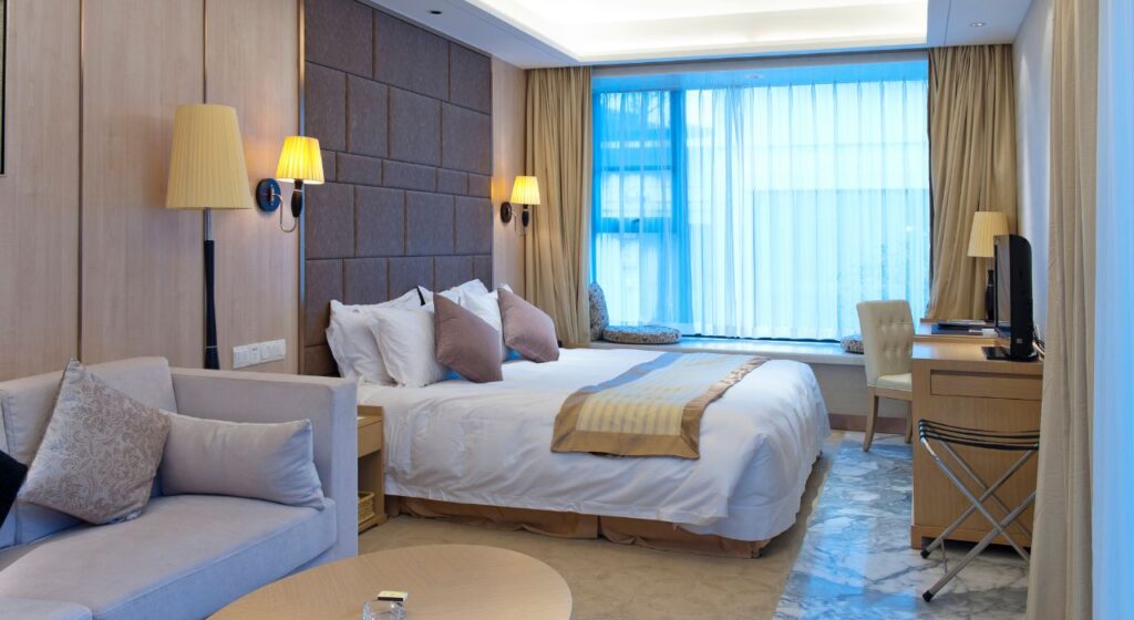 How Luxury Hotels Are Leading Hospitality Trends in 2025